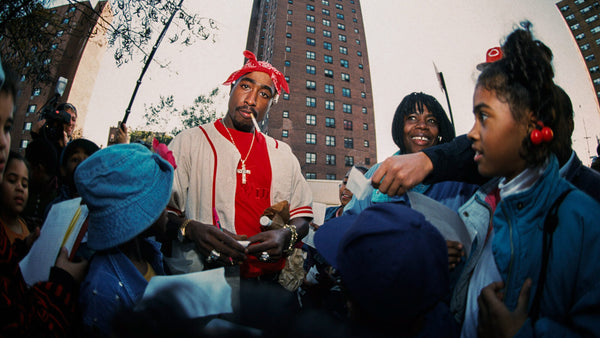 De Tupac à Travis Scott : L’Histoire des bijoux dans la culture Rap